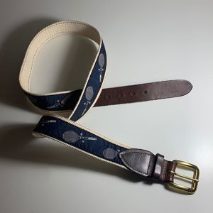 Vintage rope belt with tennis racquets on it blue /white